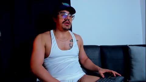 Snapshot of nipsfetich chatting on 02/07/25, 06:35 Steven online show from 02/07/25, 06:35