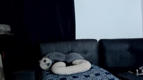 Snapshot of nipsfetich chatting on 02/12/25, 02:03 Steven online show from 02/12/25, 02:03