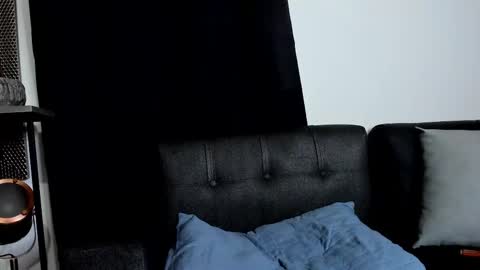 Snapshot of nipsfetich chatting on 03/12/25, 03:24 Steven online show from 03/12/25, 03:24