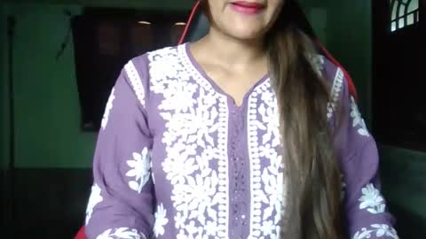Snapshot of nisha_baby chatting on 10/15/25, 09:42 Nishu online show from 10/15/25, 09:42