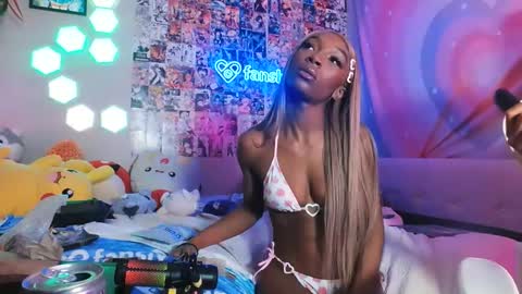 Snapshot of niviawolfe chatting on 12/12/24, 12:48 NIVIA WOLFE online show from 12/12/24, 12:48