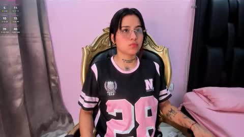 Nixie online show from 10/06/25, 12:46