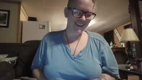 Snapshot of nixiesixx chatting on 10/08/25, 02:14 NixieSixx online show from 10/08/25, 02:14