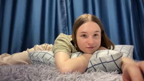 Tears Lora online show from 11/05/25, 03:39