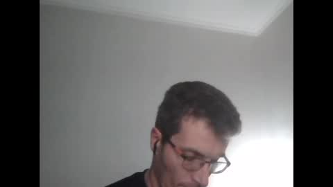 Snapshot of nmcandeias chatting on 02/23/25, 01:02 Nuno online show from 02/23/25, 01:02