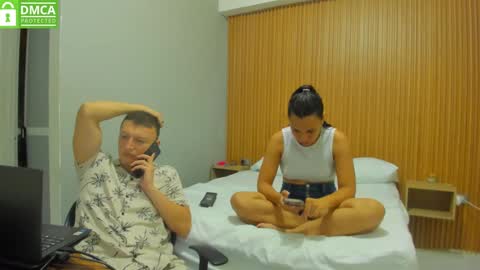 Snapshot of no_limites_pvt chatting on 09/23/25, 10:57 Emma - Mike online show from 09/23/25, 10:57