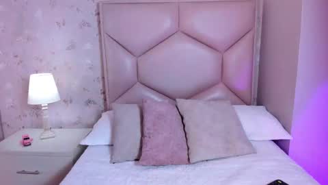   ambarsulliva  online show from 11/19/25, 11:32