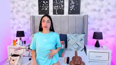 NATHALIA MORENO online show from 10/11/25, 12:36