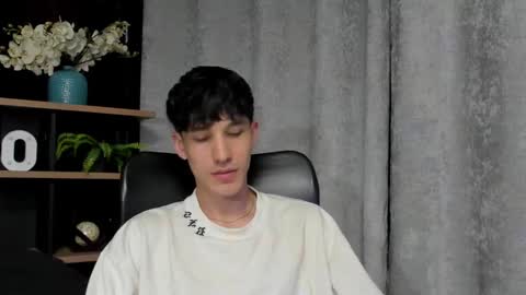 Snapshot of noah_brigth chatting on 02/14/25, 06:45 Noah Brigth online show from 02/14/25, 06:45