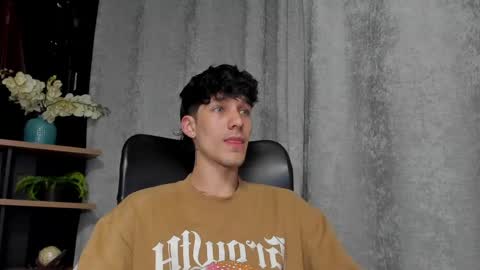 Snapshot of noah_brigth chatting on 02/19/25, 03:28 Noah Brigth online show from 02/19/25, 03:28