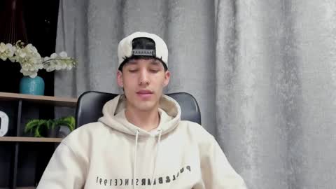 Snapshot of noah_brigth chatting on 02/21/25, 12:16 Noah Brigth online show from 02/21/25, 12:16