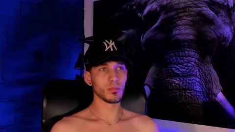 Snapshot of noah_brigth chatting on 11/21/25, 08:57 Noah Brigth online show from 11/21/25, 08:57