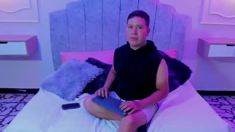 Snapshot of noah_chapman chatting on 10/17/25, 12:08 NOAH online show from 10/17/25, 12:08