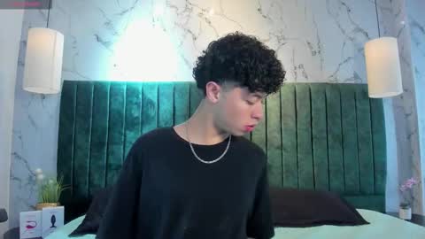 noah_dupont_ online show from 10/12/25, 01:21