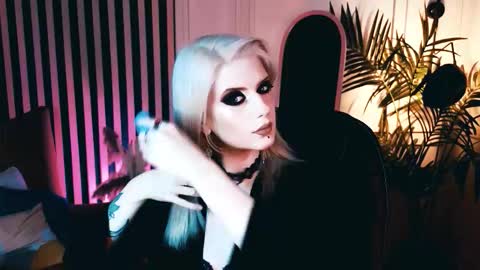 Snapshot of noah_elmer chatting on 10/14/25, 03:57 REAL name LiaDM are always open online show from 10/14/25, 03:57