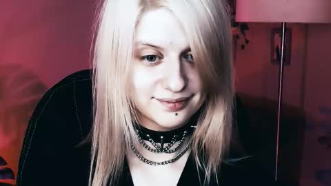 Snapshot of noah_elmer chatting on 10/25/25, 09:53 REAL name LiaDM are always open online show from 10/25/25, 09:53