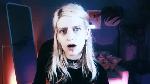 Snapshot of noah_elmer chatting on 11/08/25, 04:29 REAL name LiaDM are always open online show from 11/08/25, 04:29