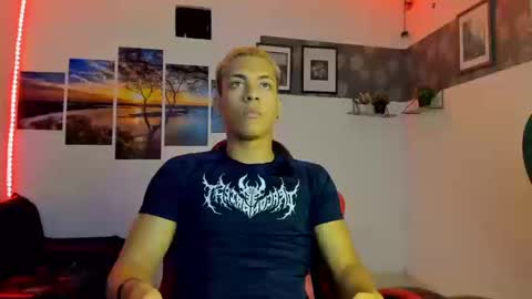 noah_flynn1 online show from 10/20/25, 09:59