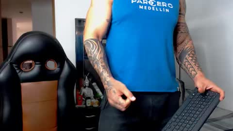 Noah Harris01 online show from 10/23/25, 11:53