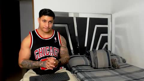 Noah Harris01 online show from 10/31/25, 10:55