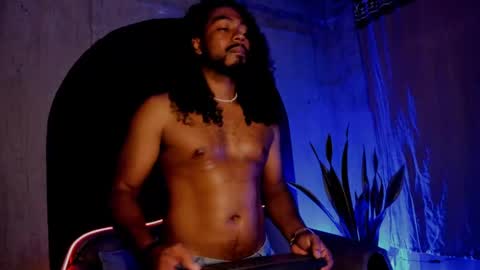 Snapshot of noah_jones__ chatting on 12/10/24, 05:28 Noah online show from 12/10/24, 05:28