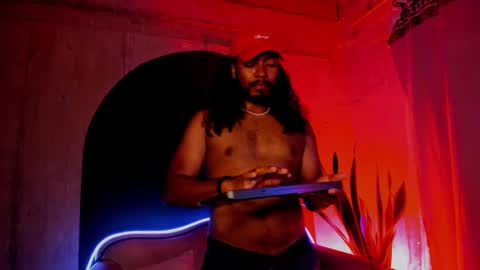 Snapshot of noah_jones__ chatting on 12/11/24, 04:28 Noah online show from 12/11/24, 04:28