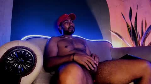 Snapshot of noah_jones__ chatting on 12/14/24, 08:23 Noah online show from 12/14/24, 08:23