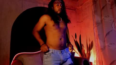 Snapshot of noah_jones__ chatting on 12/22/24, 05:34 Noah online show from 12/22/24, 05:34