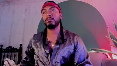 Snapshot of noah_jones__ chatting on 01/16/25, 06:27 Noah online show from 01/16/25, 06:27