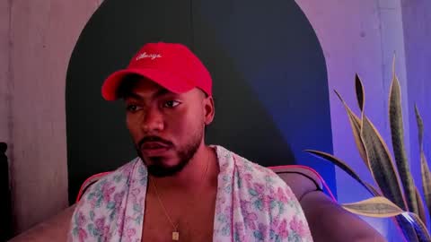 Snapshot of noah_jones__ chatting on 01/19/25, 09:02 Noah online show from 01/19/25, 09:02