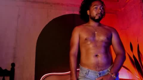 Snapshot of noah_jones__ chatting on 01/22/25, 12:27 Noah online show from 01/22/25, 12:27