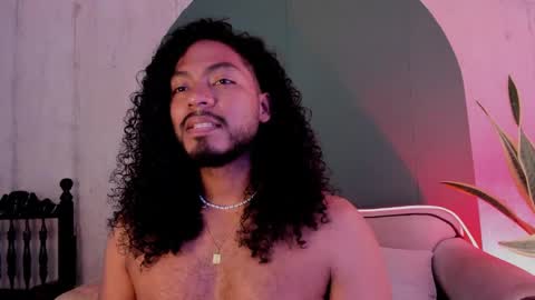 Snapshot of noah_jones__ chatting on 01/22/25, 05:38 Noah online show from 01/22/25, 05:38