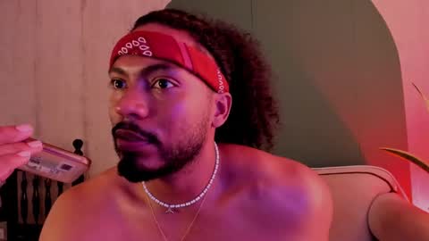 Snapshot of noah_jones__ chatting on 01/23/25, 10:22 Noah online show from 01/23/25, 10:22