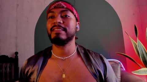 Snapshot of noah_jones__ chatting on 01/31/25, 06:47 Noah online show from 01/31/25, 06:47