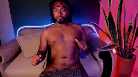 Snapshot of noah_jones__ chatting on 02/04/25, 01:13 Noah online show from 02/04/25, 01:13