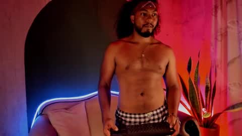 Snapshot of noah_jones__ chatting on 02/07/25, 03:12 Noah online show from 02/07/25, 03:12