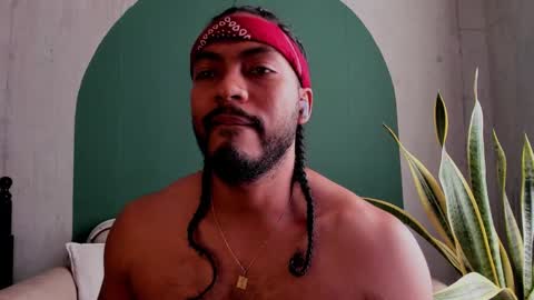 Snapshot of noah_jones__ chatting on 02/14/25, 09:43 Noah online show from 02/14/25, 09:43