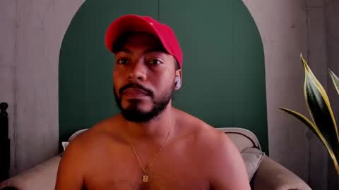 Snapshot of noah_jones__ chatting on 02/21/25, 09:00 Noah online show from 02/21/25, 09:00