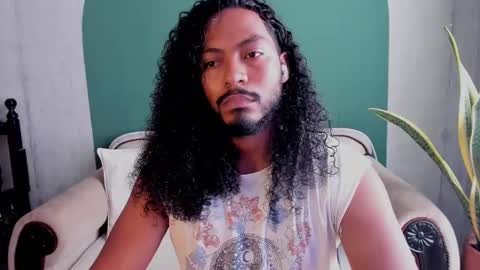 Snapshot of noah_jones__ chatting on 02/22/25, 08:20 Noah online show from 02/22/25, 08:20