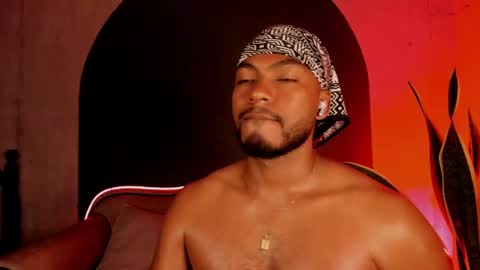 Snapshot of noah_jones__ chatting on 02/25/25, 02:03 Noah online show from 02/25/25, 02:03