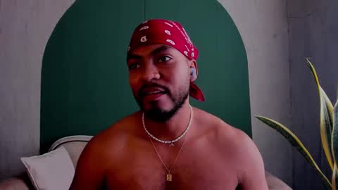 Snapshot of noah_jones__ chatting on 03/01/25, 05:38 Noah online show from 03/01/25, 05:38