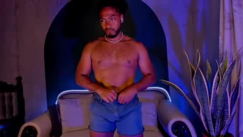 Snapshot of noah_jones__ chatting on 03/04/25, 01:12 Noah online show from 03/04/25, 01:12