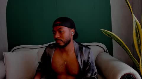 Snapshot of noah_jones__ chatting on 03/06/25, 05:22 Noah online show from 03/06/25, 05:22