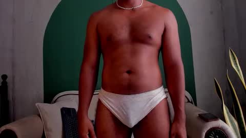 Snapshot of noah_jones__ chatting on 09/18/25, 06:43 Noah online show from 09/18/25, 06:43