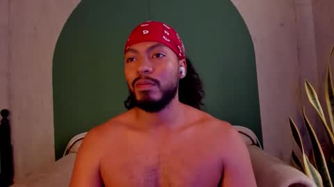 Snapshot of noah_jones__ chatting on 10/24/25, 09:44 Noah online show from 10/24/25, 09:44