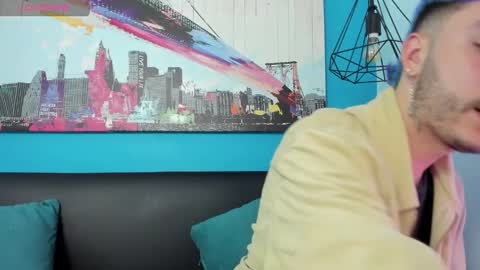 Snapshot of noah_ricci_ chatting on 01/12/25, 12:01 online show from 01/12/25, 12:01
