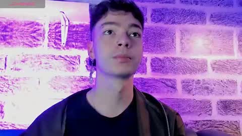 Snapshot of noah_ricci_ chatting on 09/14/25, 12:37 online show from 09/14/25, 12:37