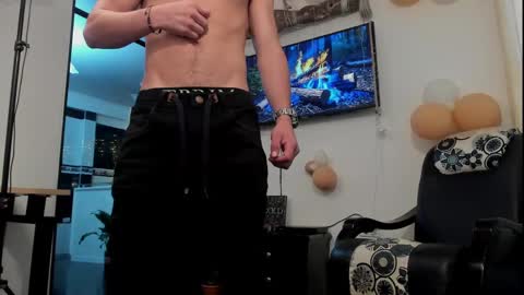 Snapshot of noahbrawn chatting on 12/12/24, 12:22 LIAM- noah online show from 12/12/24, 12:22