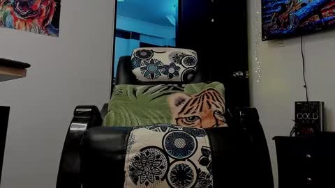 Snapshot of noahbrawn chatting on 01/17/25, 03:22 LIAM- noah online show from 01/17/25, 03:22
