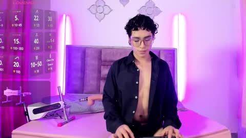 Snapshot of noahjhoness chatting on 10/02/25, 01:18 noahjhoness online show from 10/02/25, 01:18